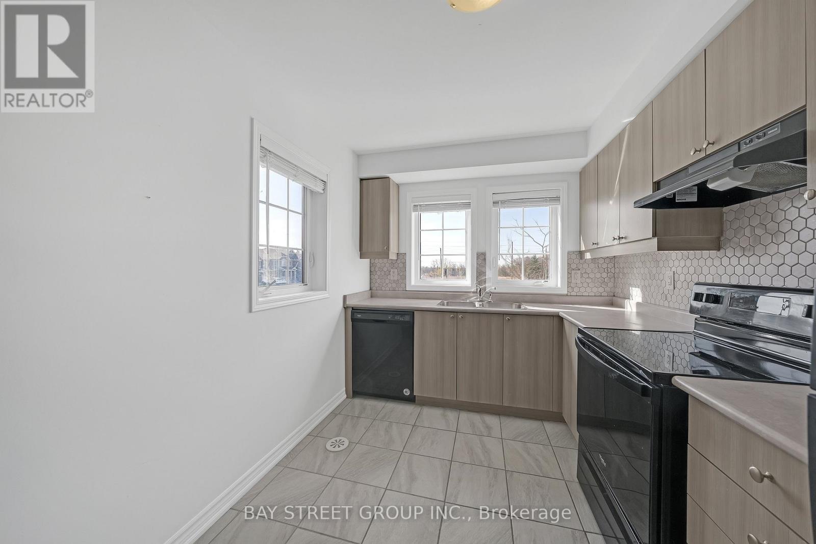 79 Bluegill Crescent, Whitby, Ontario  L1P 1Y5 - Photo 10 - E13085992