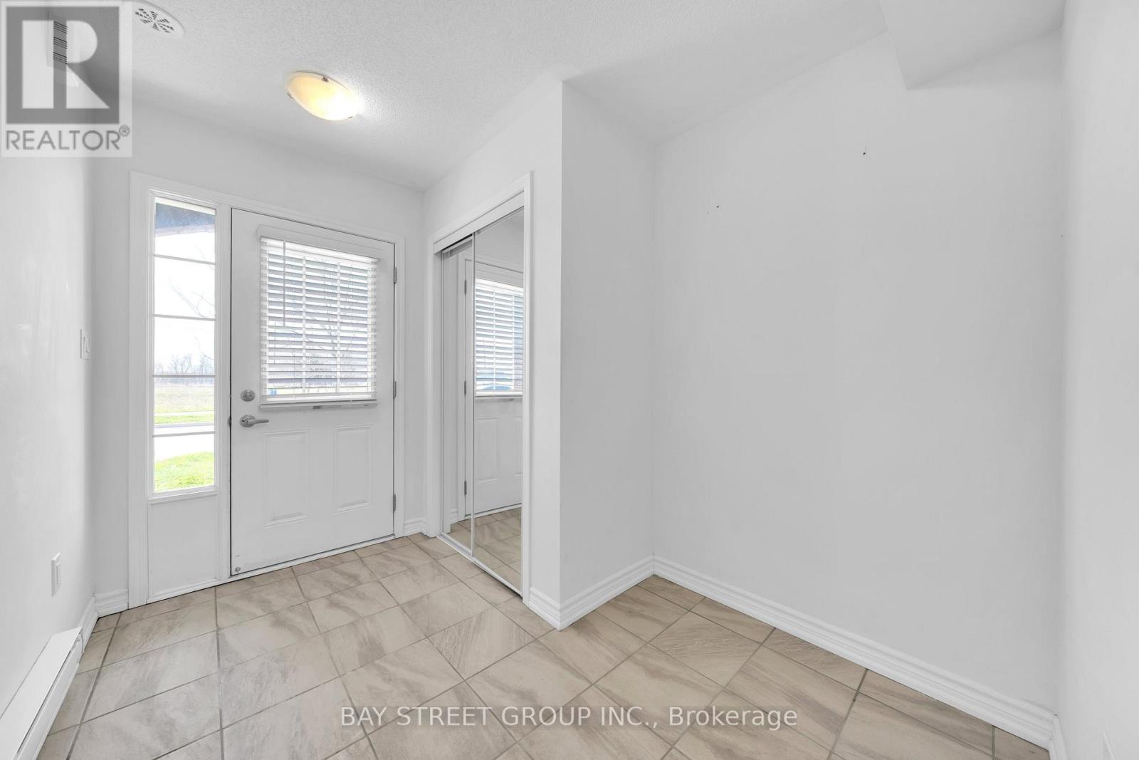 79 Bluegill Crescent, Whitby, Ontario  L1P 1Y5 - Photo 2 - E13085992