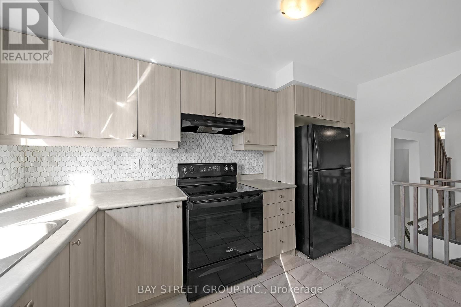 79 Bluegill Crescent, Whitby, Ontario  L1P 1Y5 - Photo 8 - E13085992
