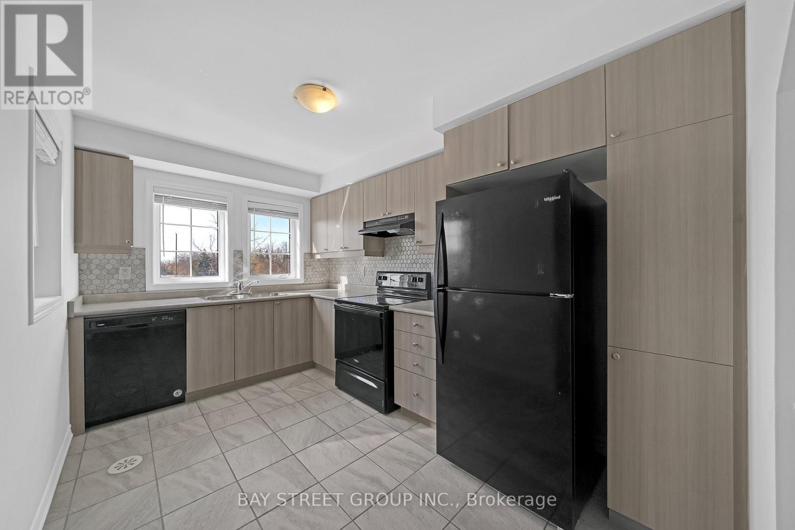 79 Bluegill Crescent, Whitby, Ontario  L1P 1Y5 - Photo 9 - E13085992