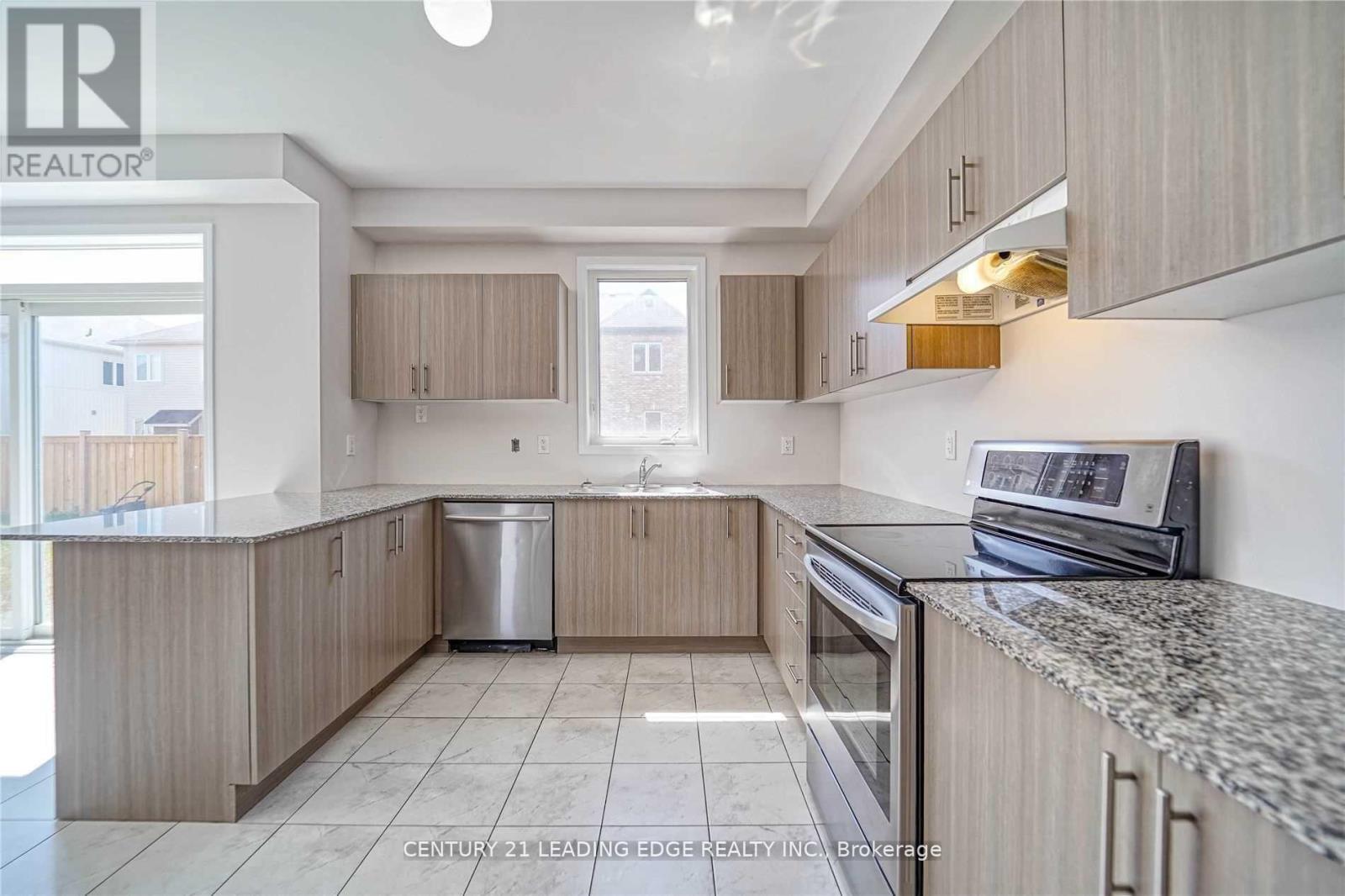 75 Henry Smith Avenue, Clarington, Ontario  L1C 3K2 - Photo 12 - E13086050