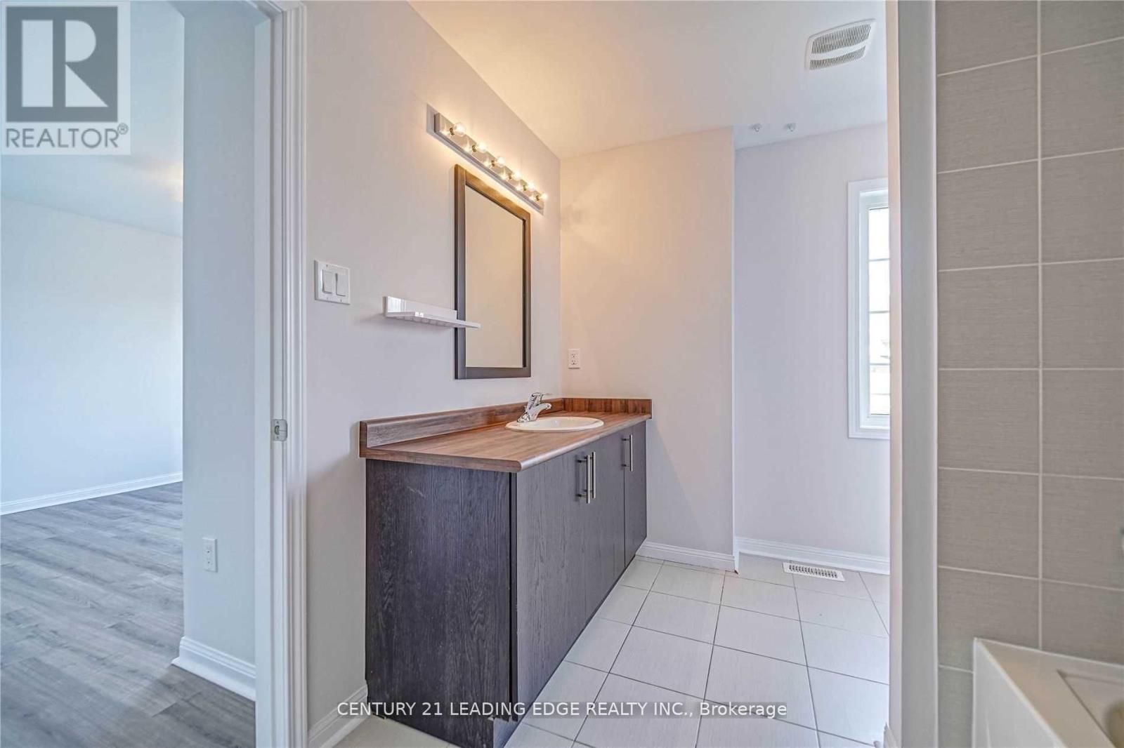 75 Henry Smith Avenue, Clarington, Ontario  L1C 3K2 - Photo 24 - E13086050