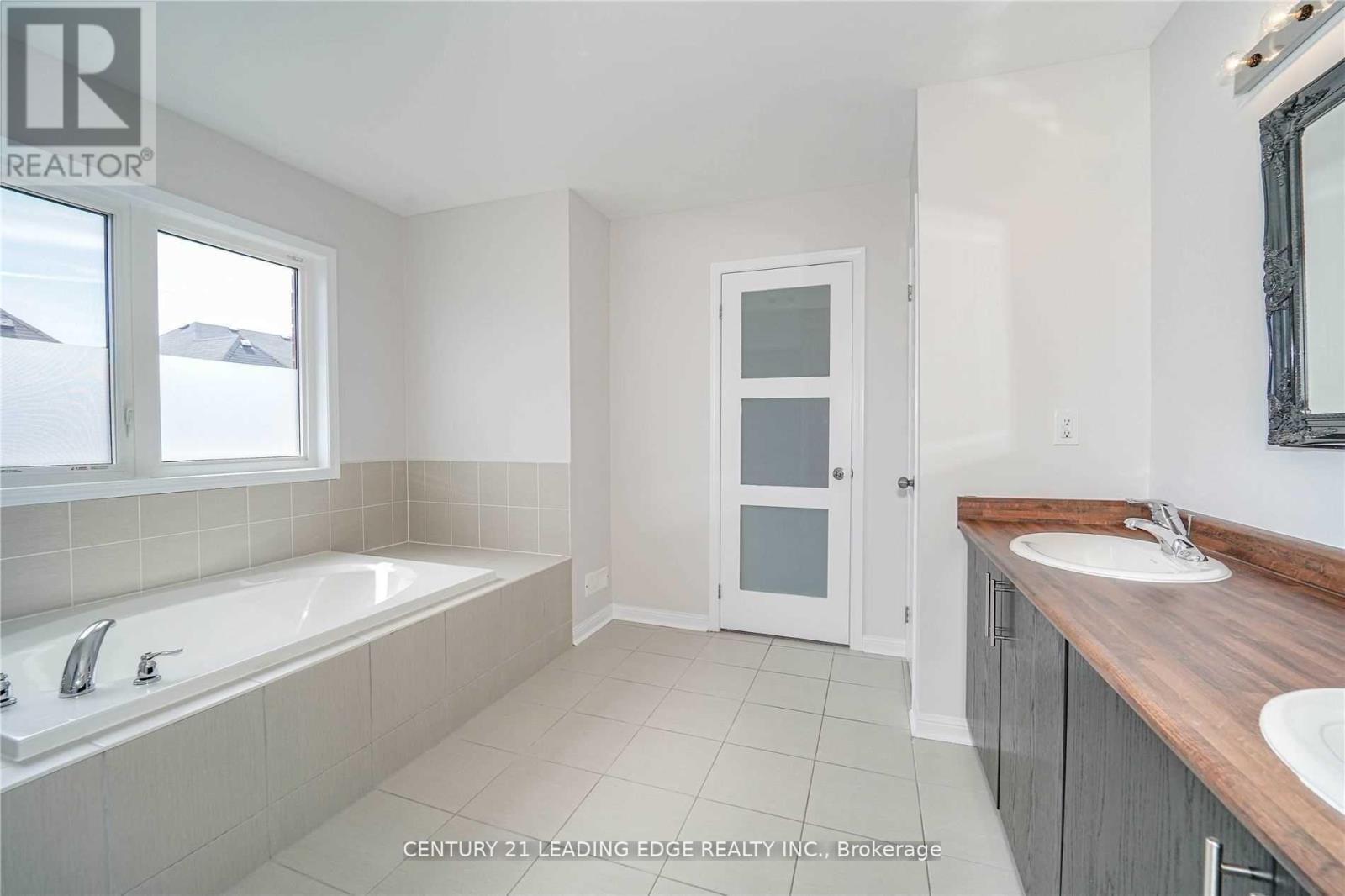75 Henry Smith Avenue, Clarington, Ontario  L1C 3K2 - Photo 33 - E13086050
