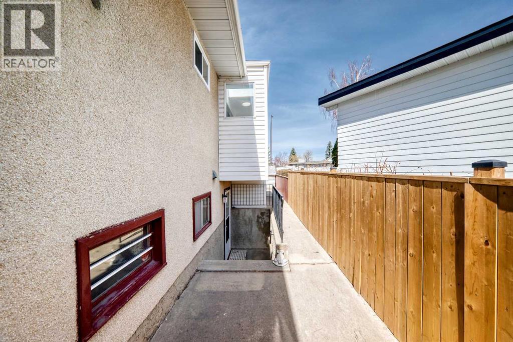451 Huntbourne Hill NE, Calgary, Alberta  T2K 5G7 - Photo 38 - A2307579