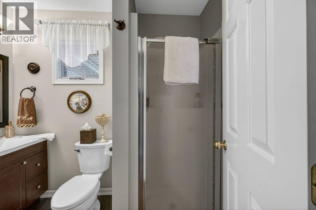 111 Harbourfront Drive NW Unit# 2, Salmon Arm, British Columbia  V1E 1A3 - Photo 41 - 10374426