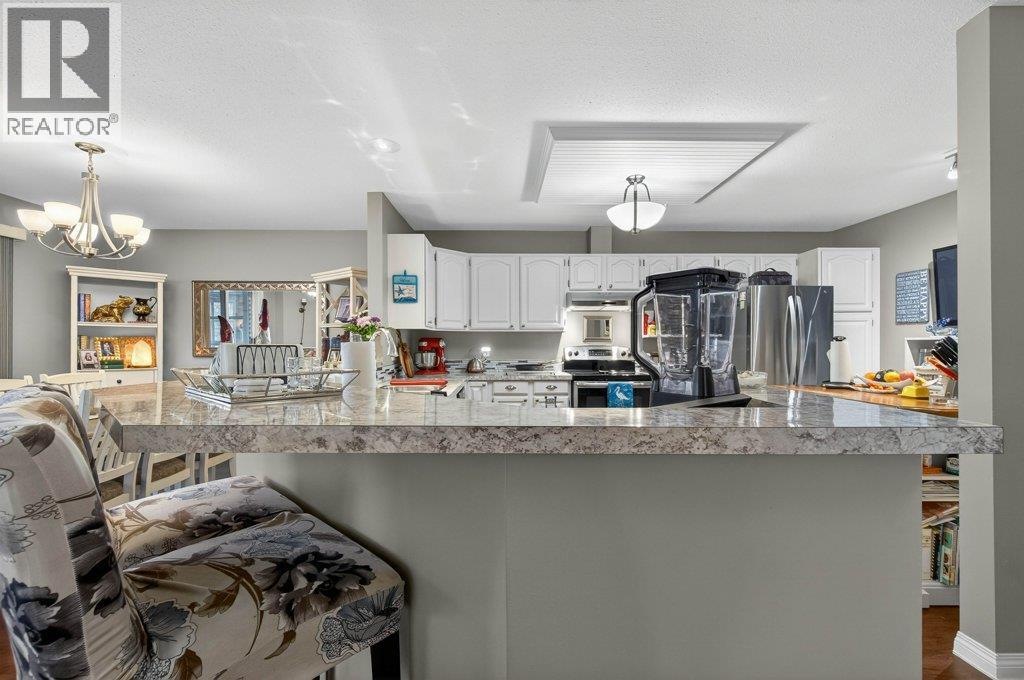 111 Harbourfront Drive NW Unit# 2, Salmon Arm, British Columbia  V1E 1A3 - Photo 13 - 10374426