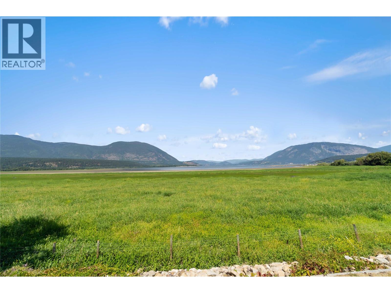 111 Harbourfront Drive NW Unit# 2, Salmon Arm, British Columbia  V1E 1A3 - Photo 74 - 10374426
