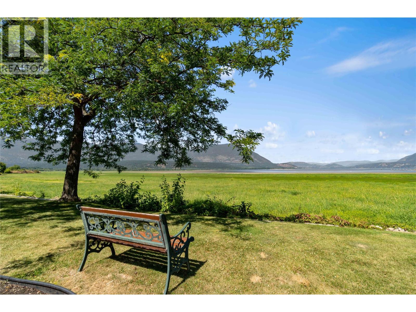 111 Harbourfront Drive NW Unit# 2, Salmon Arm, British Columbia  V1E 1A3 - Photo 73 - 10374426