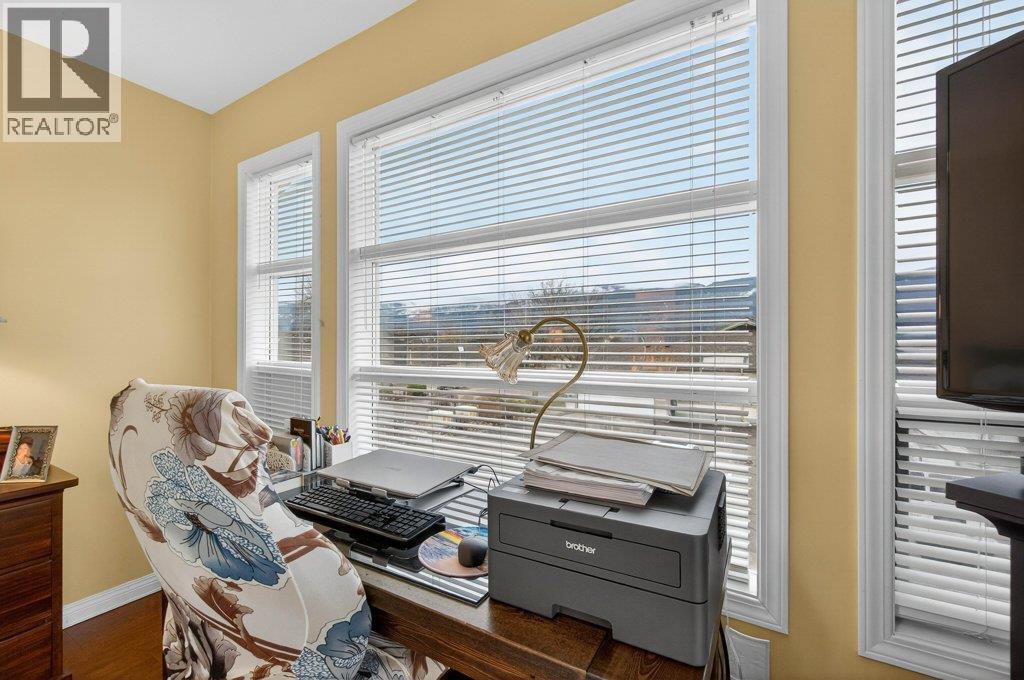 111 Harbourfront Drive NW Unit# 2, Salmon Arm, British Columbia  V1E 1A3 - Photo 38 - 10374426