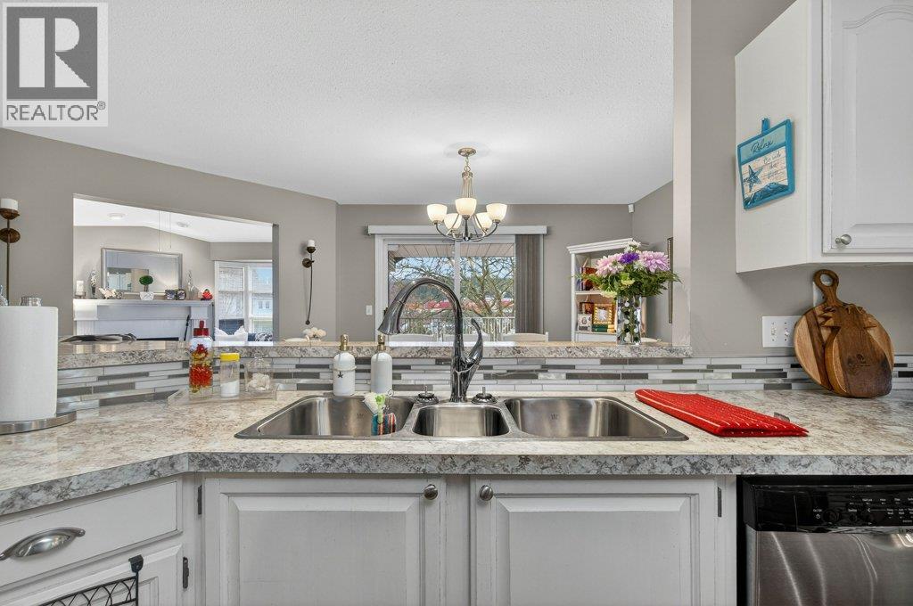 111 Harbourfront Drive NW Unit# 2, Salmon Arm, British Columbia  V1E 1A3 - Photo 21 - 10374426
