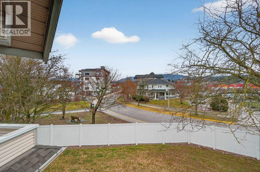 111 Harbourfront Drive NW Unit# 2, Salmon Arm, British Columbia  V1E 1A3 - Photo 51 - 10374426