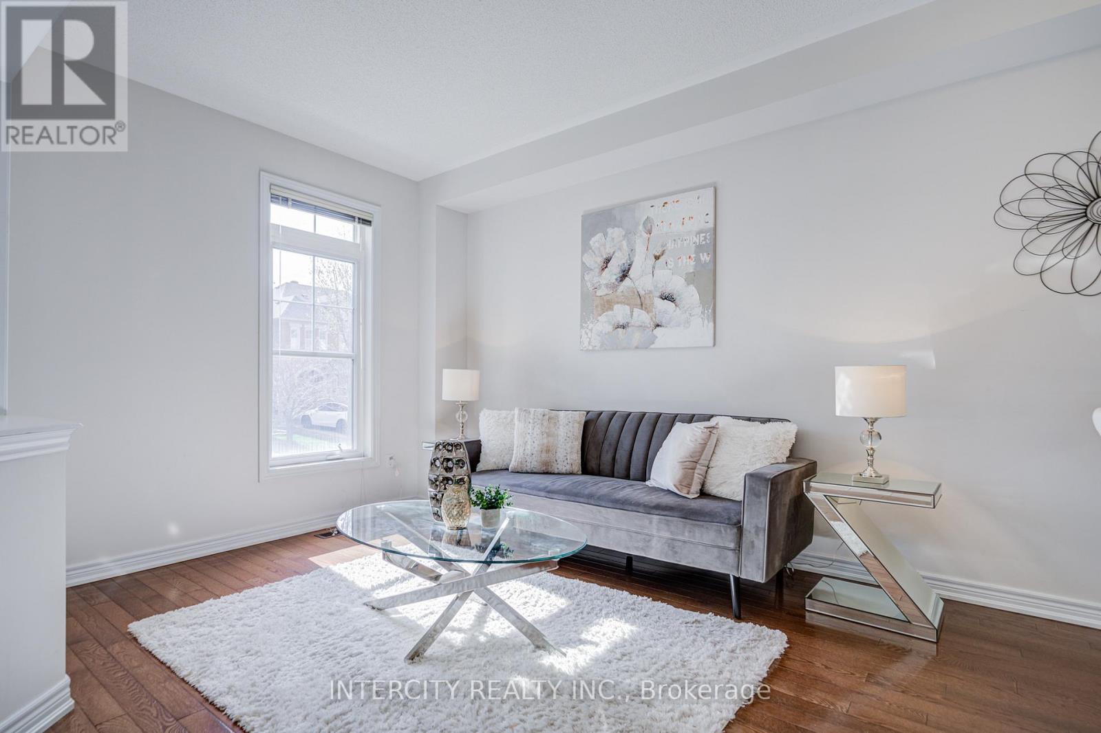 32 Ivory Silk Drive, Markham, Ontario  L6C 0G8 - Photo 11 - N13085870