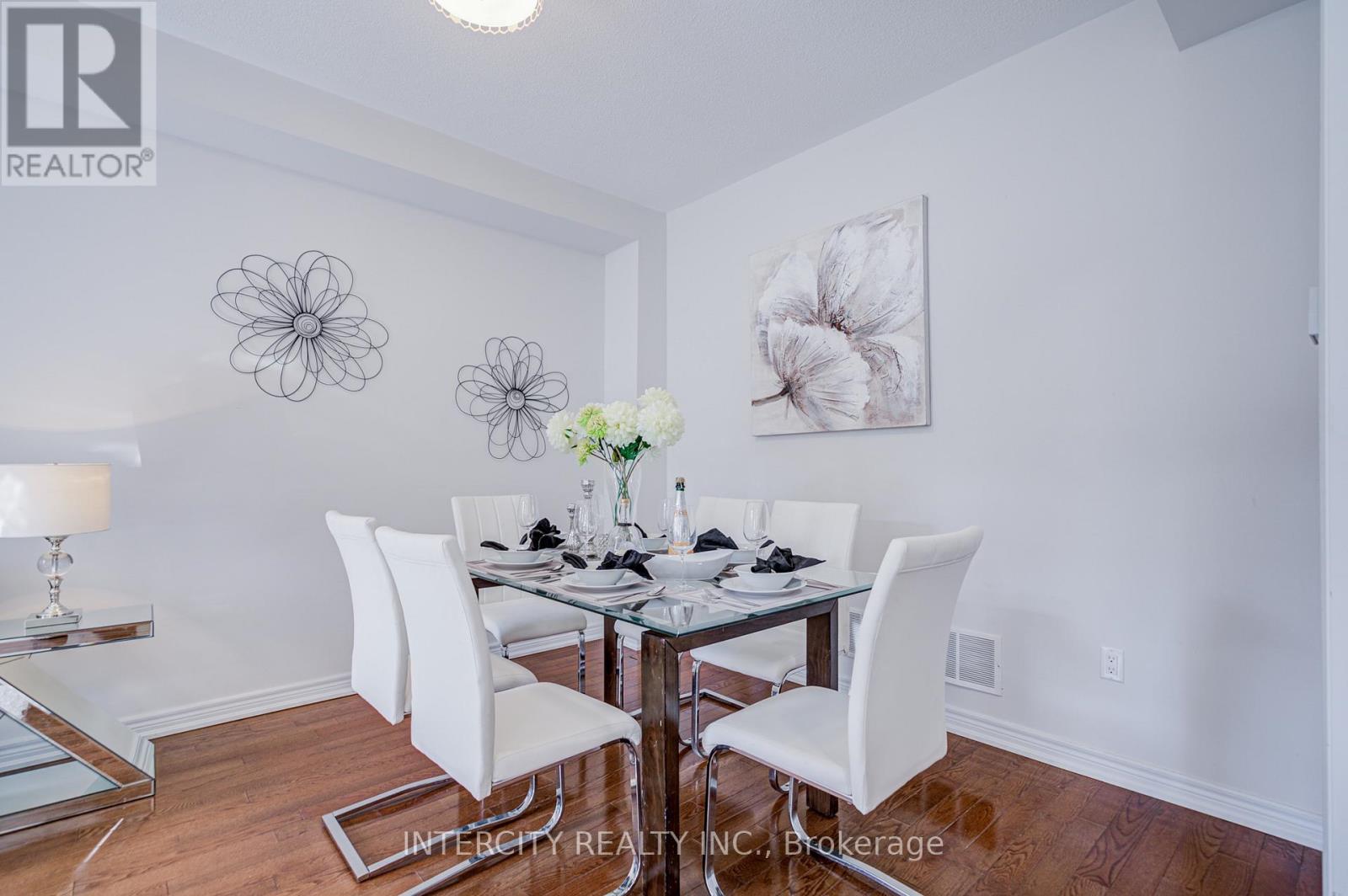 32 Ivory Silk Drive, Markham, Ontario  L6C 0G8 - Photo 14 - N13085870
