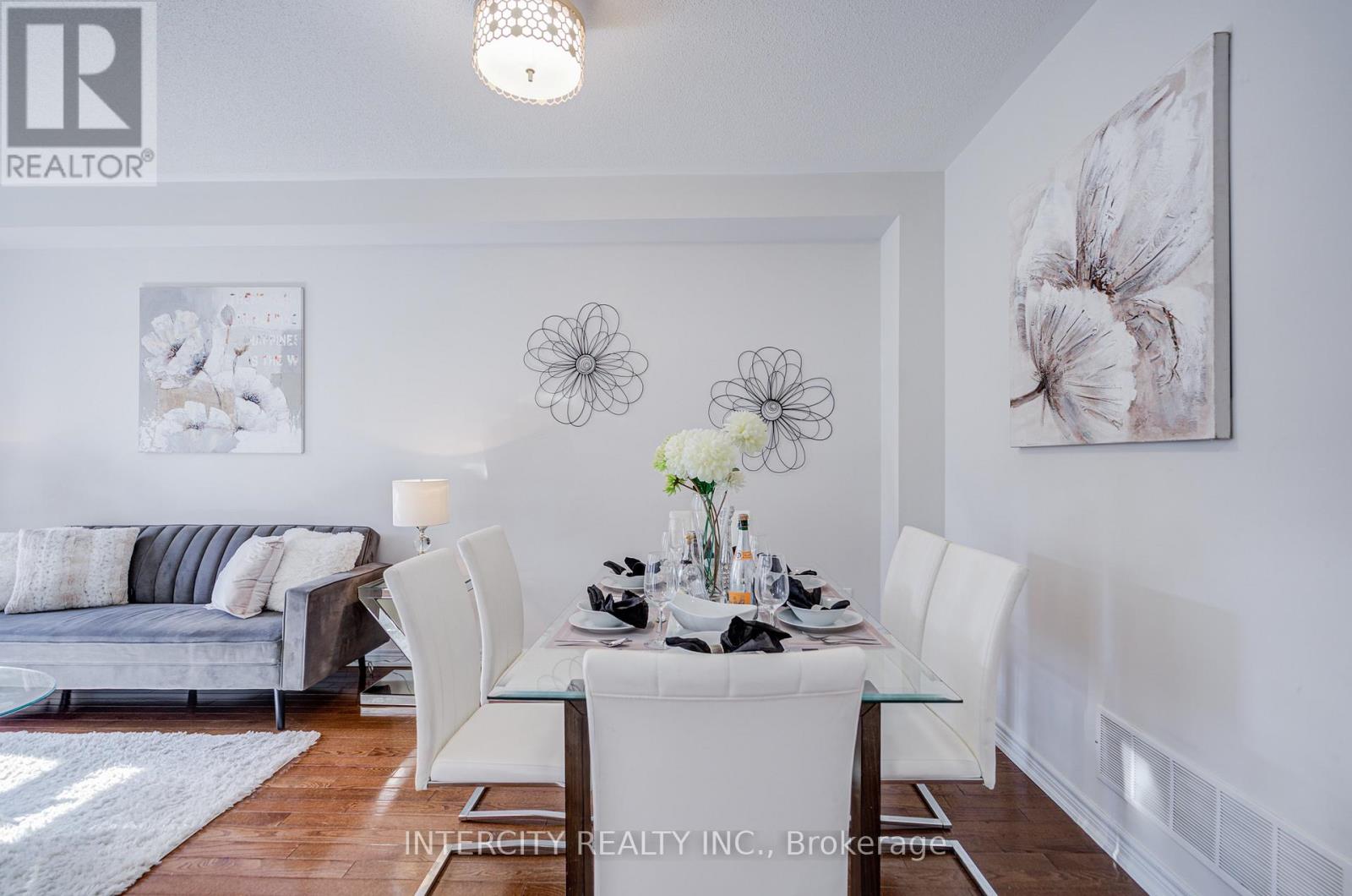 32 Ivory Silk Drive, Markham, Ontario  L6C 0G8 - Photo 15 - N13085870