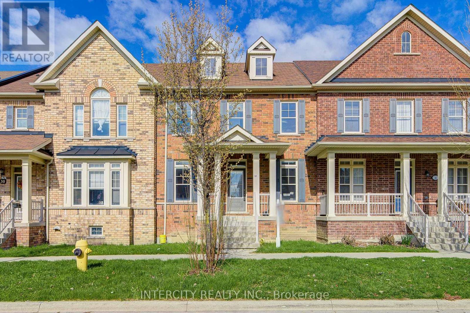 32 Ivory Silk Drive, Markham, Ontario  L6C 0G8 - Photo 2 - N13085870