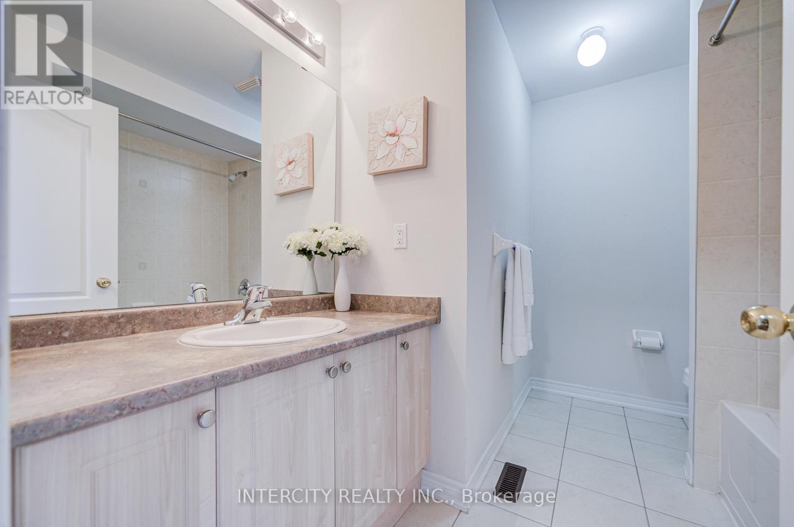 32 Ivory Silk Drive, Markham, Ontario  L6C 0G8 - Photo 39 - N13085870