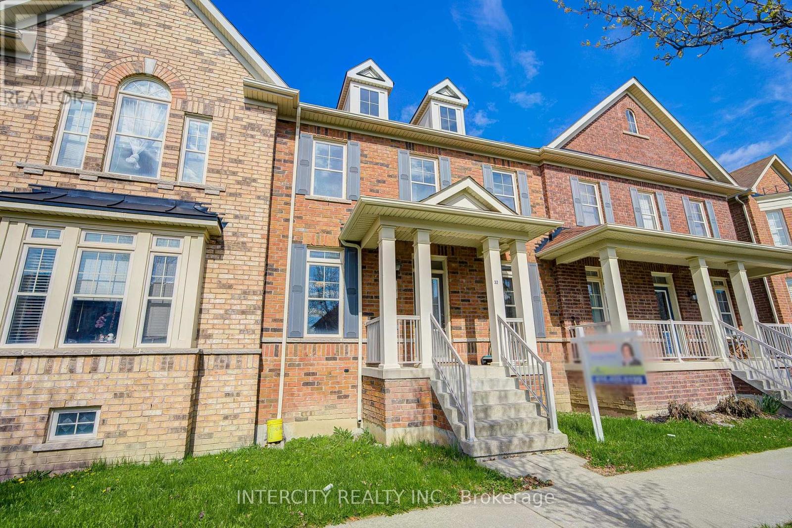 32 Ivory Silk Drive, Markham, Ontario  L6C 0G8 - Photo 4 - N13085870