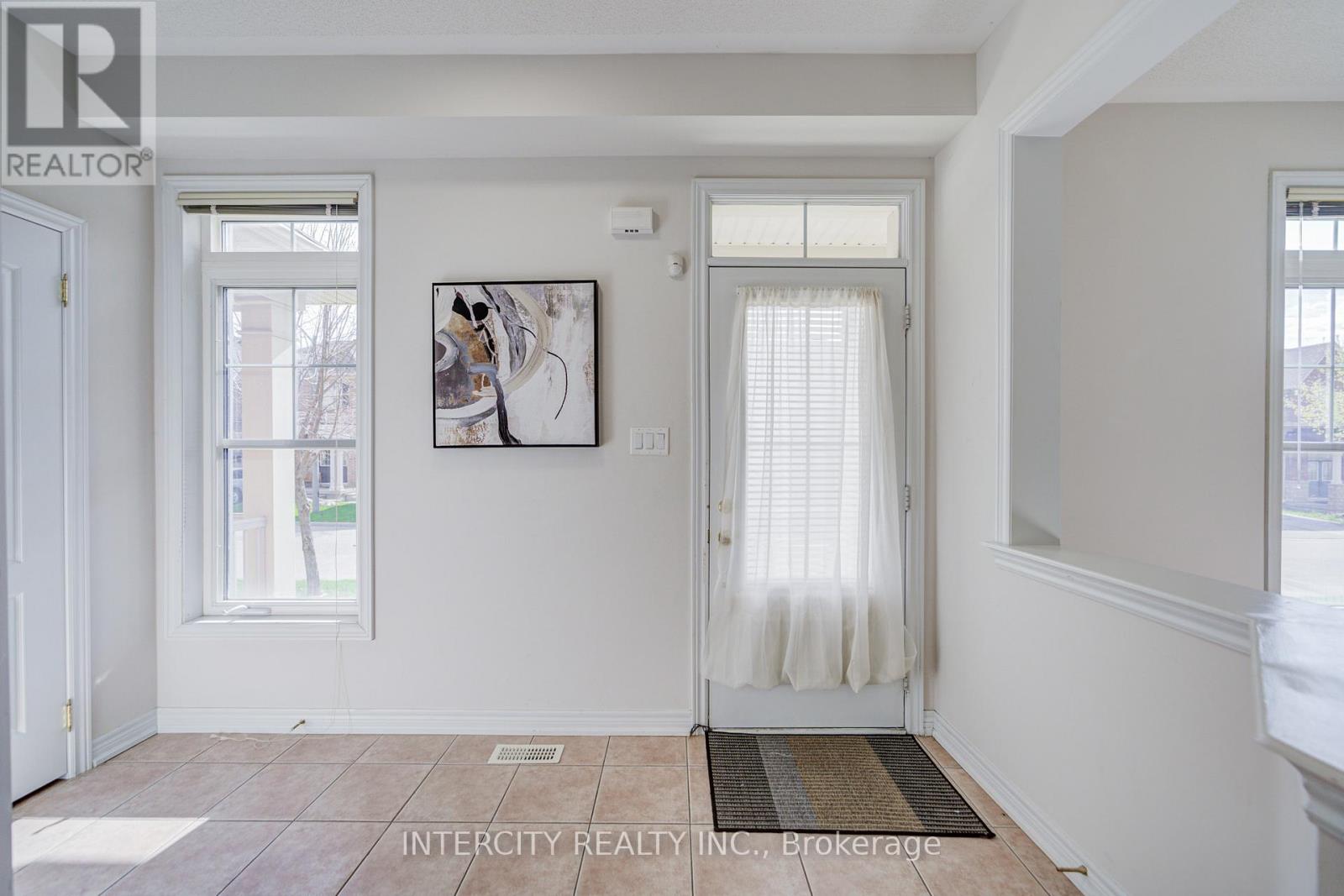 32 Ivory Silk Drive, Markham, Ontario  L6C 0G8 - Photo 6 - N13085870