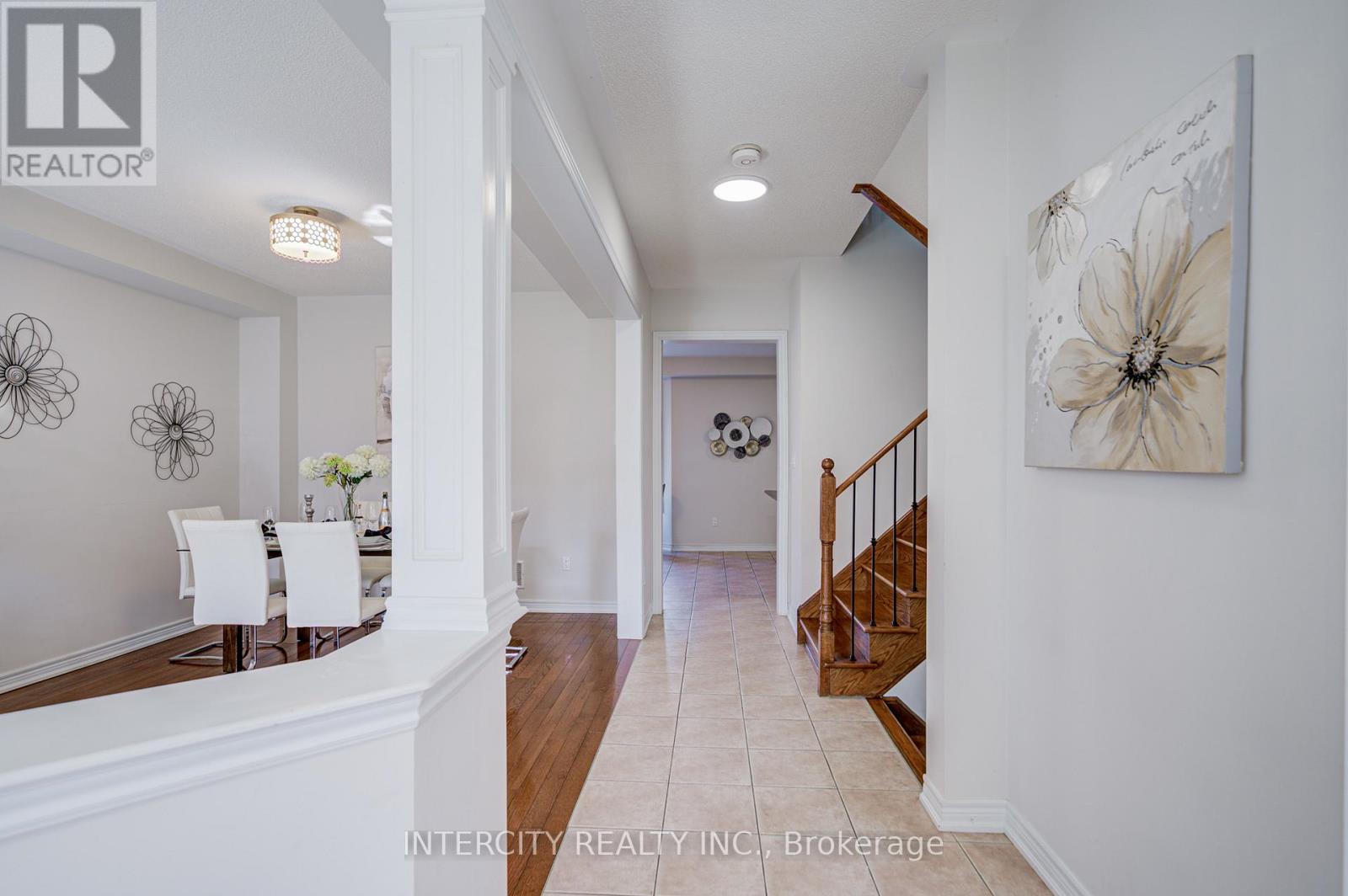 32 Ivory Silk Drive, Markham, Ontario  L6C 0G8 - Photo 9 - N13085870