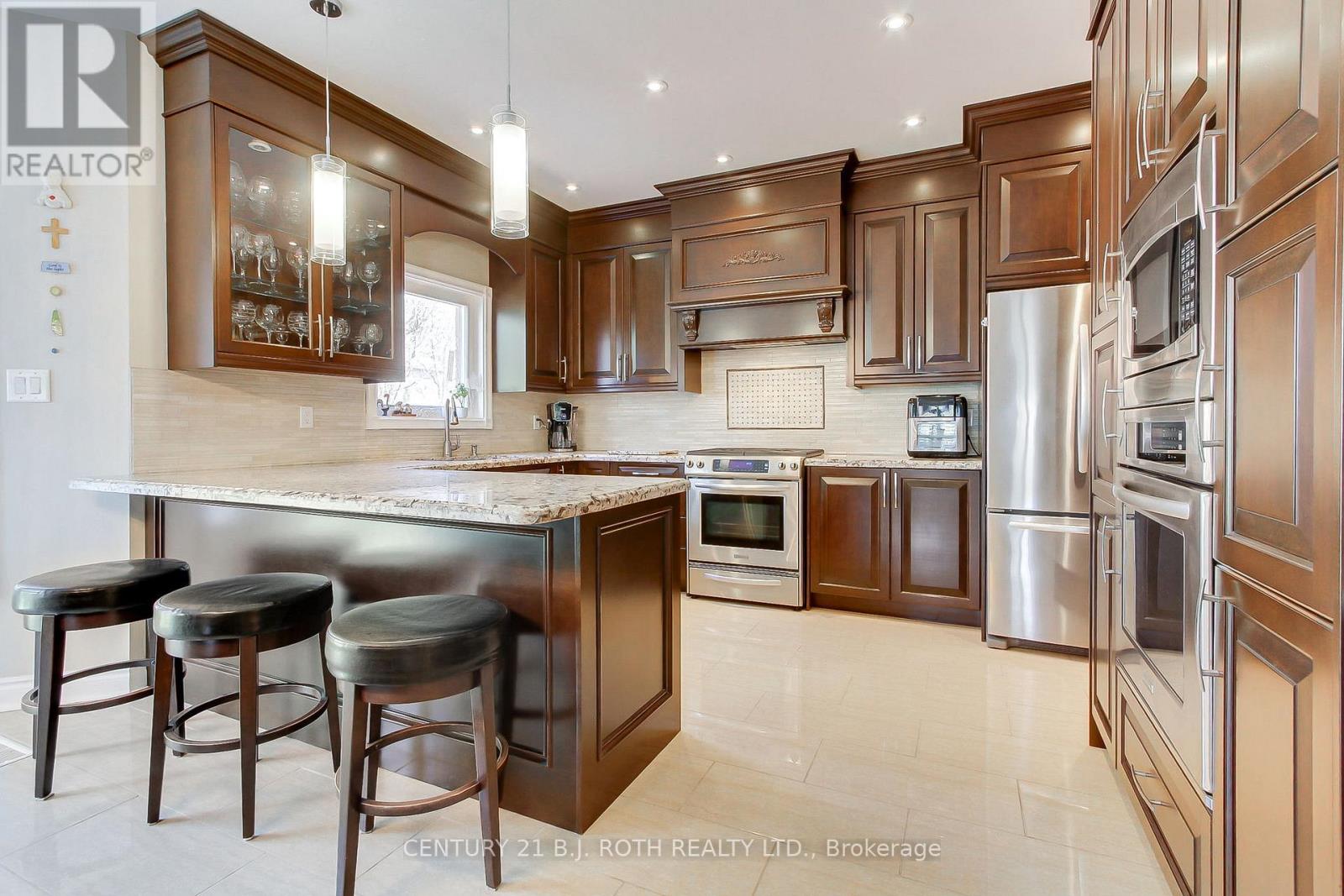 32 Timber Valley Avenue, Richmond Hill, Ontario  L4E 3S6 - Photo 12 - N13085962