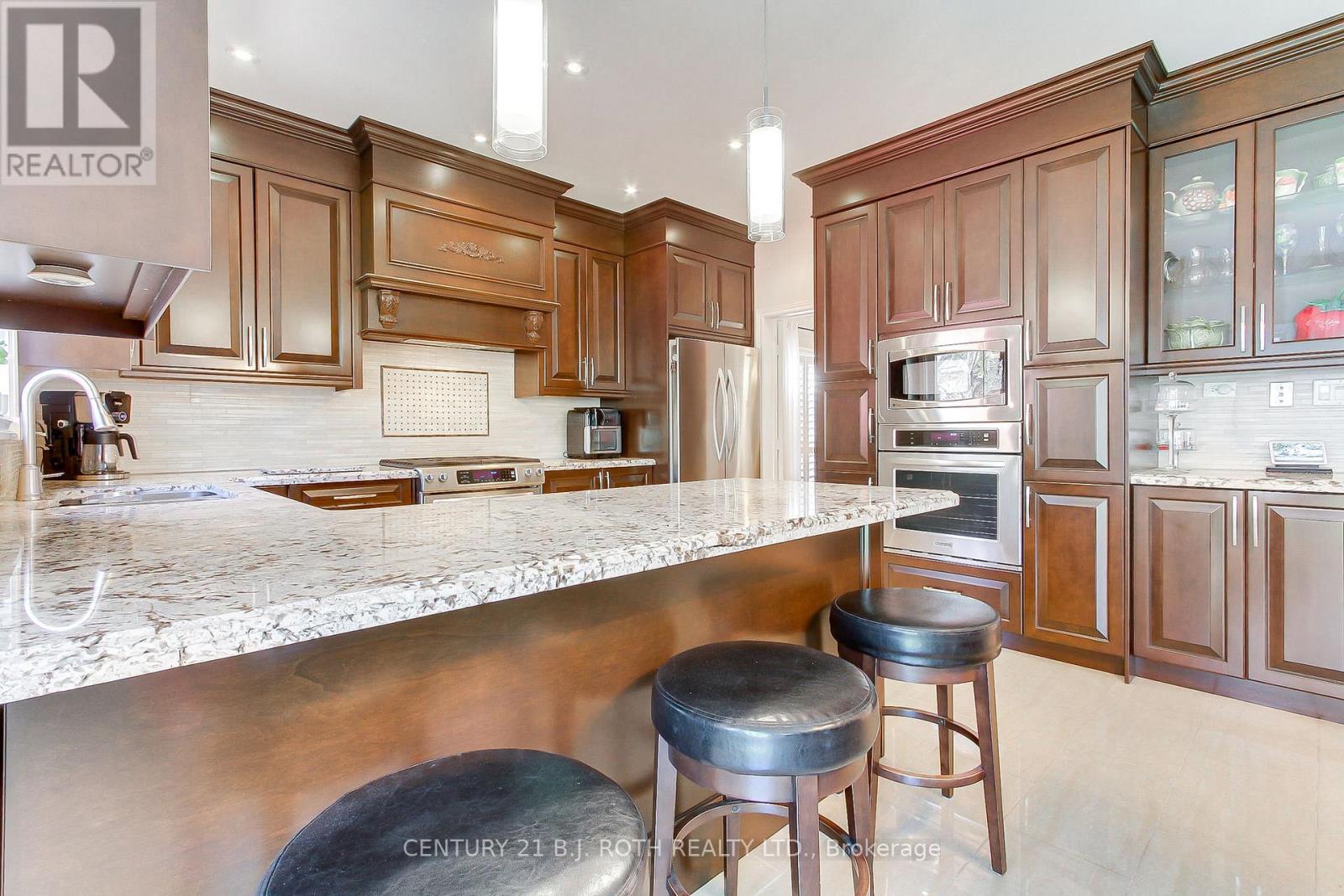 32 Timber Valley Avenue, Richmond Hill, Ontario  L4E 3S6 - Photo 15 - N13085962