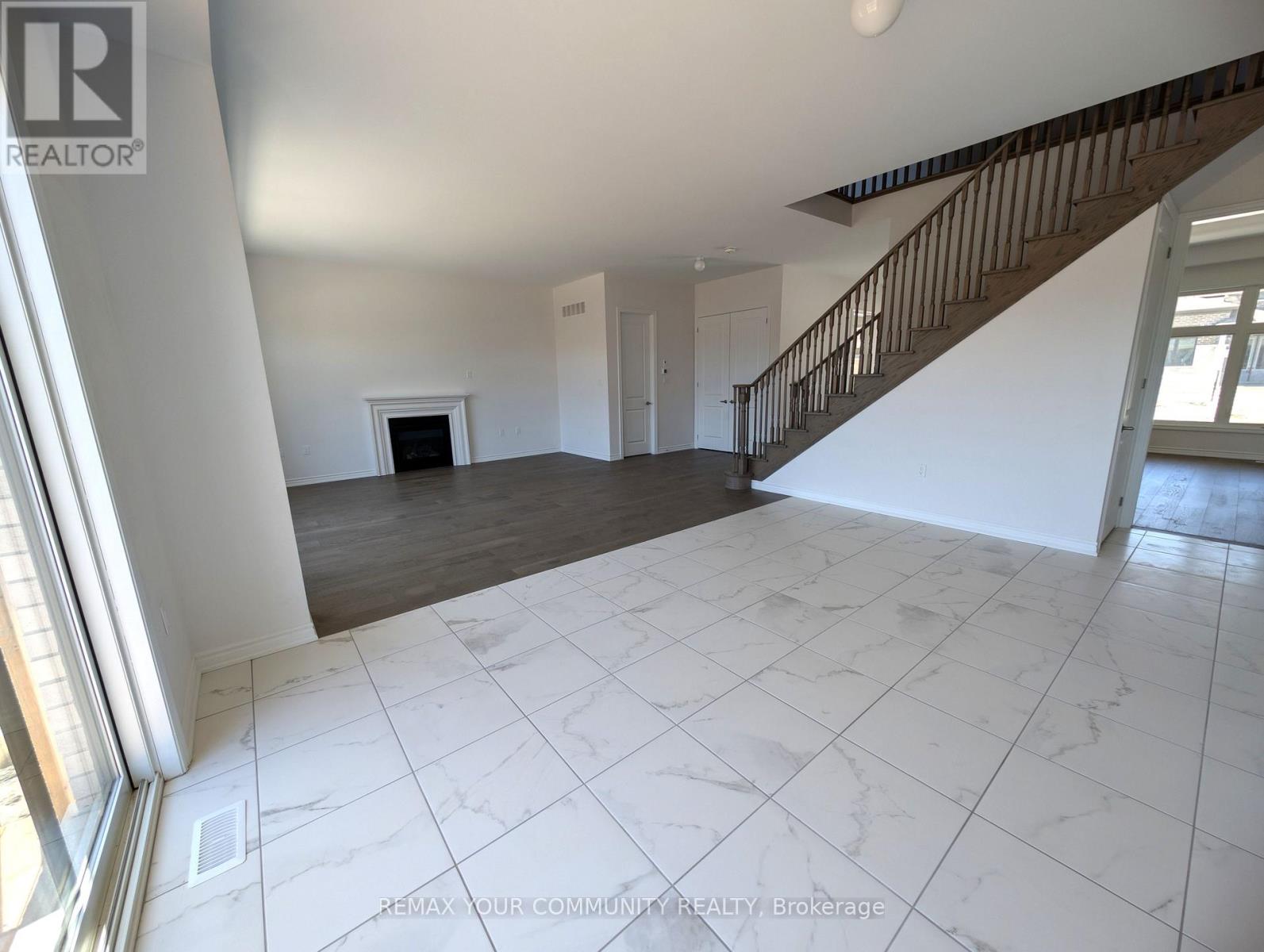 3 Rail Trail Court, Georgina, Ontario  L0E 1R0 - Photo 11 - N13085972