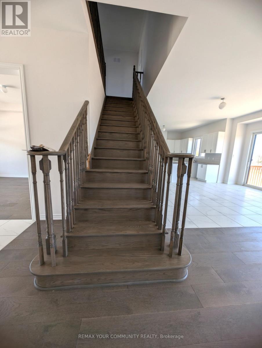 3 Rail Trail Court, Georgina, Ontario  L0E 1R0 - Photo 19 - N13085972
