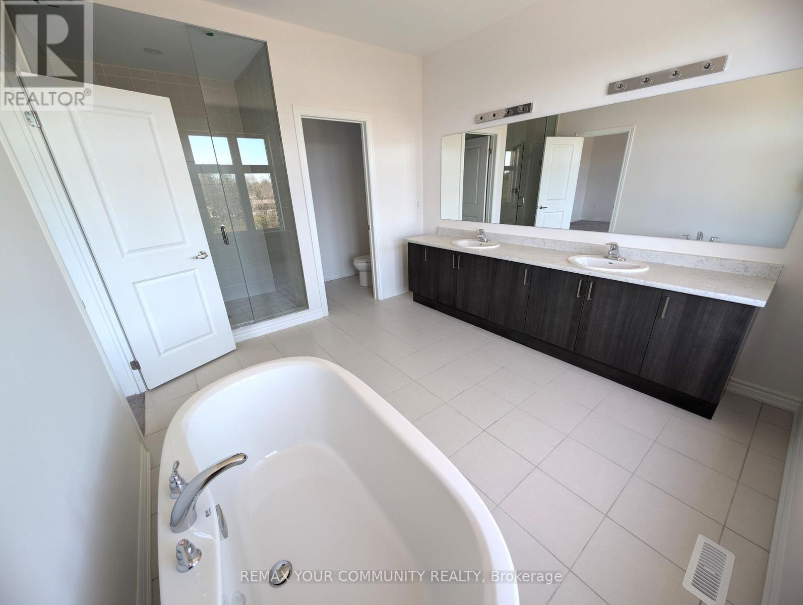 3 Rail Trail Court, Georgina, Ontario  L0E 1R0 - Photo 23 - N13085972
