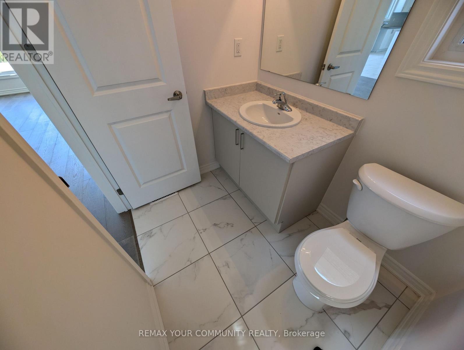3 Rail Trail Court, Georgina, Ontario  L0E 1R0 - Photo 8 - N13085972