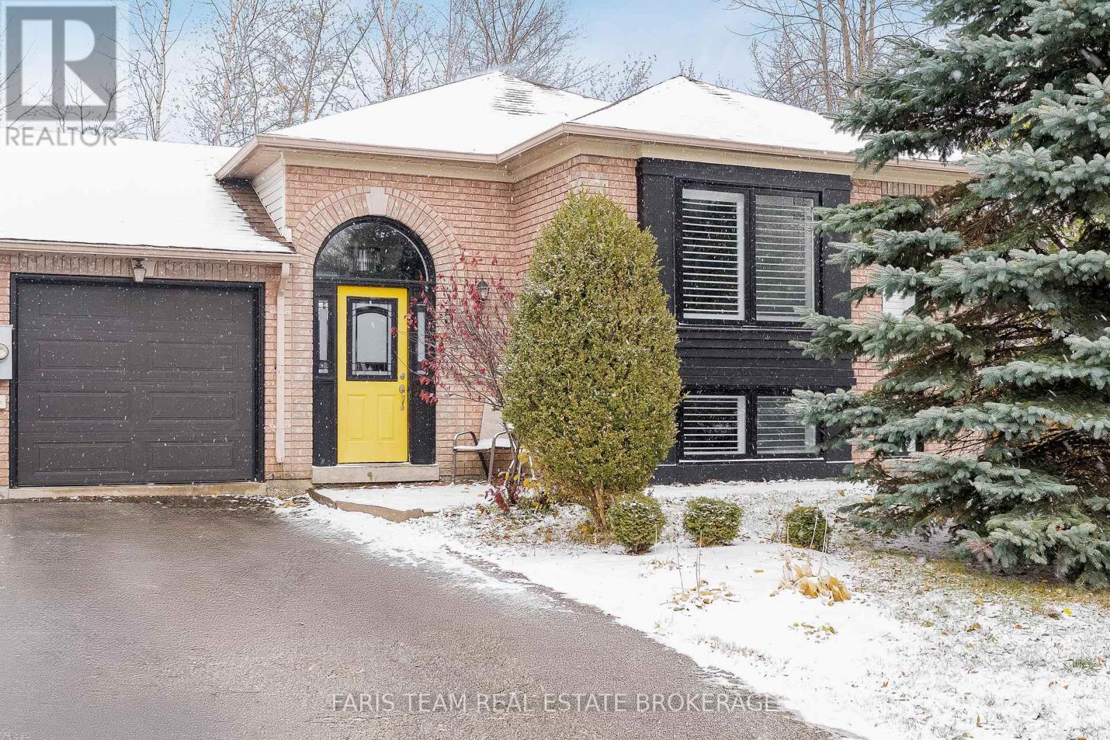 5 Harbour Crescent, Wasaga Beach, Ontario  L9Z 1G4 - Photo 2 - S13085980