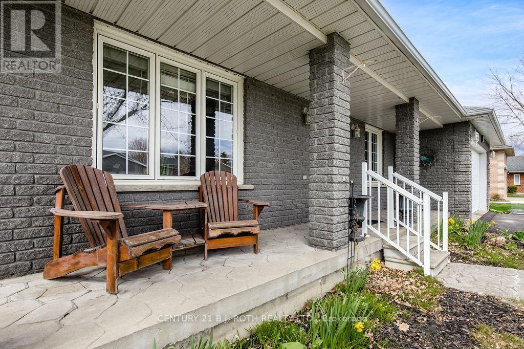12 Graham Street, Springwater (Elmvale), Ontario  L0L 1P0 - Photo 5 - S13086004