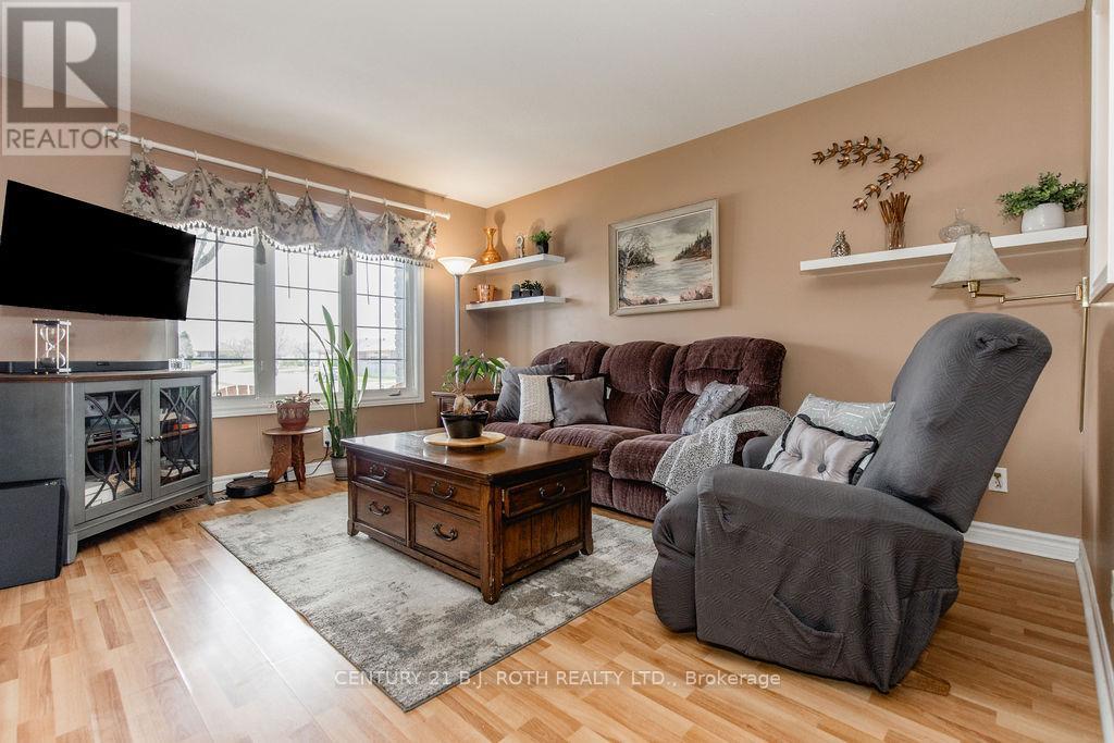 12 Graham Street, Springwater (Elmvale), Ontario  L0L 1P0 - Photo 8 - S13086004