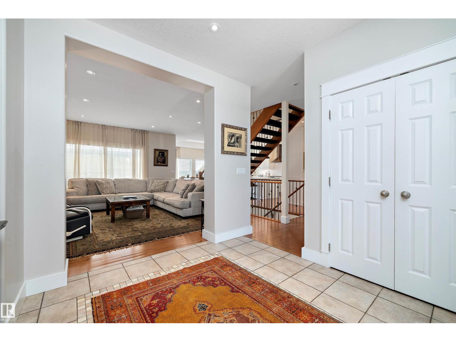 1644 Hector Rd NW, Edmonton, Alberta  T6R 3G9 - Photo 3 - E4469269