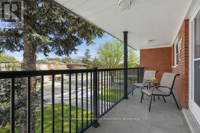 117 Harding Avenue, Toronto, Ontario  M6M 3A4 - Photo 18 - W13085846