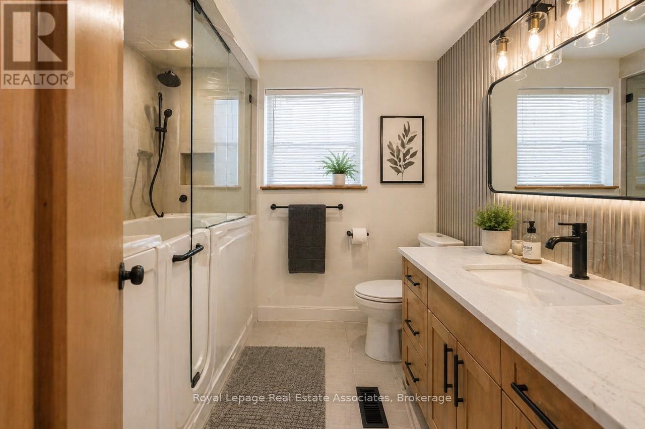 117 Harding Avenue, Toronto, Ontario  M6M 3A4 - Photo 26 - W13085846