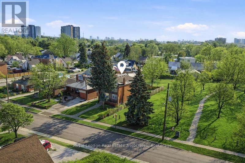 117 Harding Avenue, Toronto, Ontario  M6M 3A4 - Photo 3 - W13085846