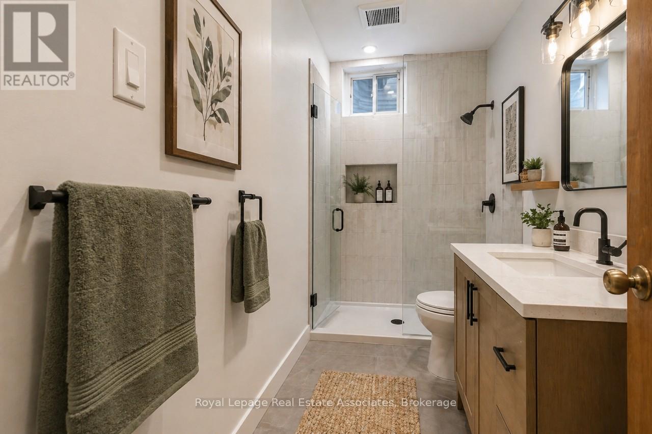 117 Harding Avenue, Toronto, Ontario  M6M 3A4 - Photo 35 - W13085846