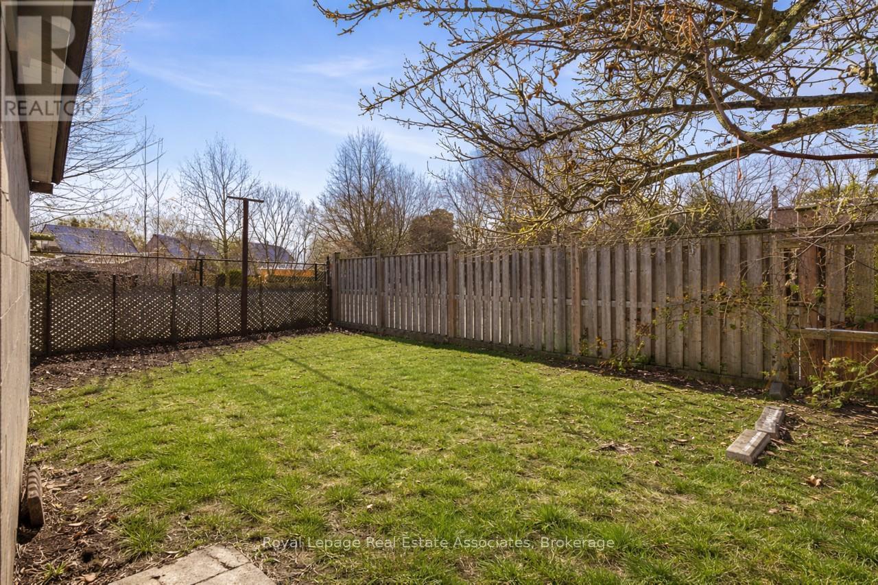 117 Harding Avenue, Toronto, Ontario  M6M 3A4 - Photo 40 - W13085846