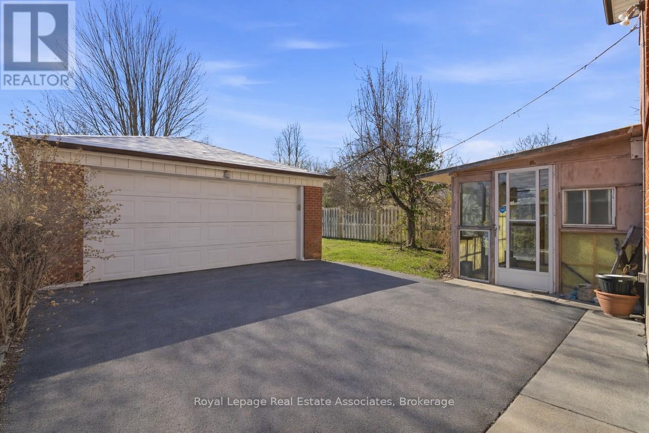 117 Harding Avenue, Toronto, Ontario  M6M 3A4 - Photo 41 - W13085846