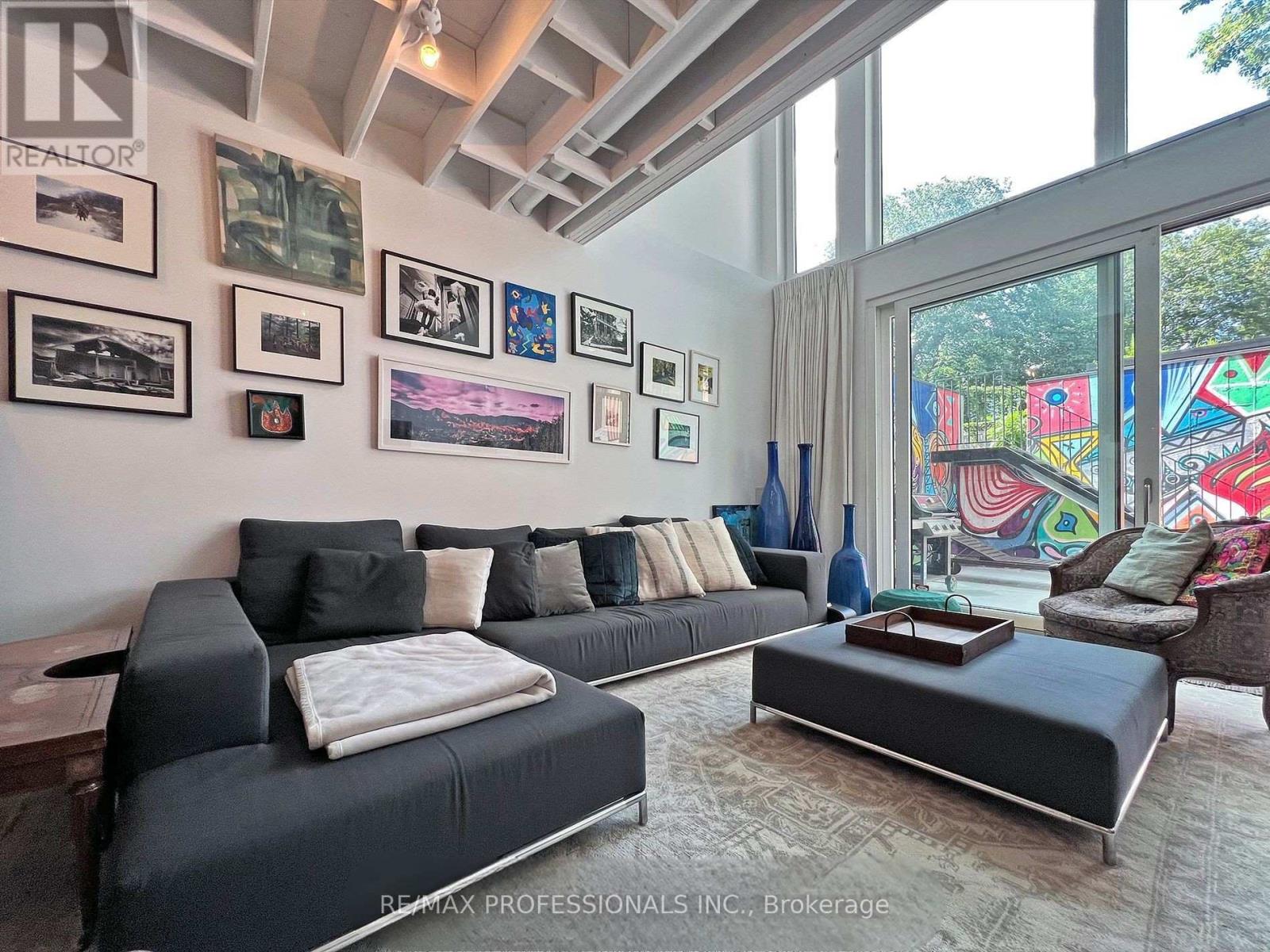B - 60 Melbourne Avenue, Toronto, Ontario  M6K 1K7 - Photo 11 - W13085908