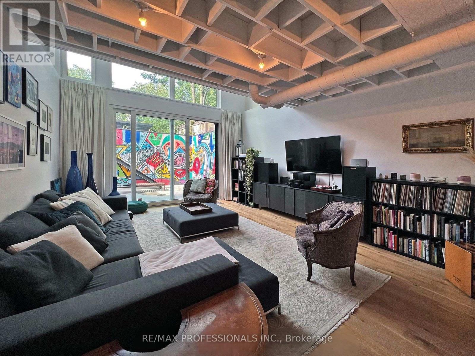 B - 60 Melbourne Avenue, Toronto, Ontario  M6K 1K7 - Photo 12 - W13085908