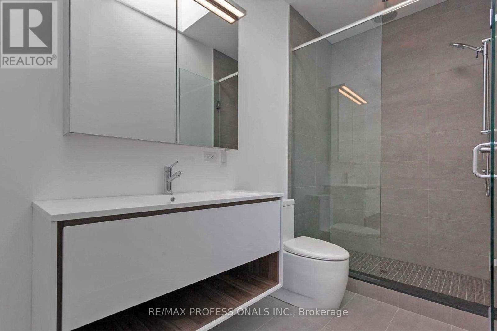 B - 60 Melbourne Avenue, Toronto, Ontario  M6K 1K7 - Photo 21 - W13085908
