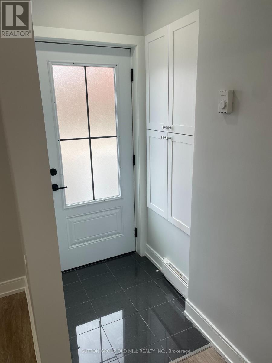 MAIN FLOOR - 97 TWELFTH STREET, Toronto, Ontario