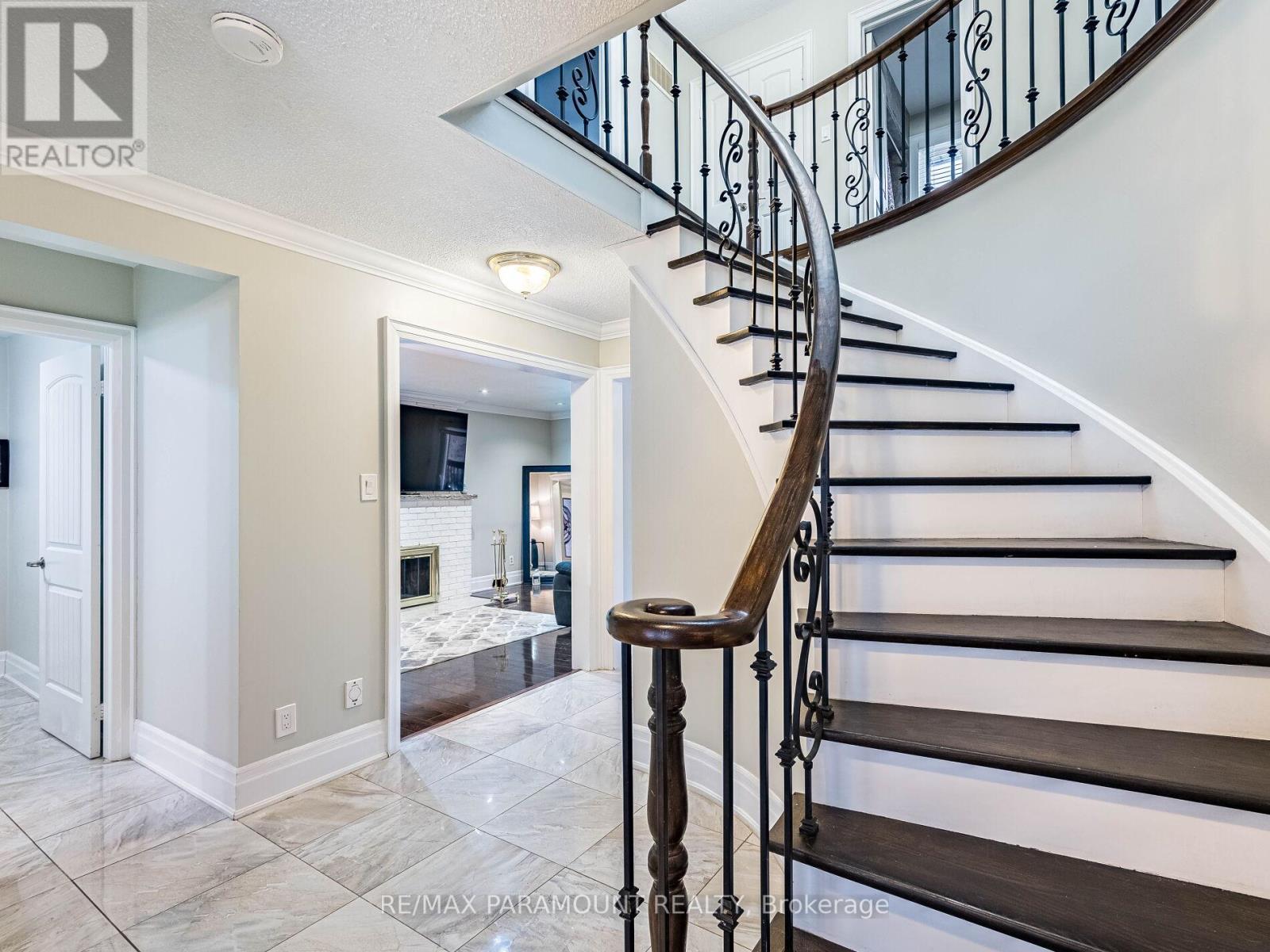 49 Marilyn Street, Caledon, Ontario  L7C 1H5 - Photo 6 - W13086018