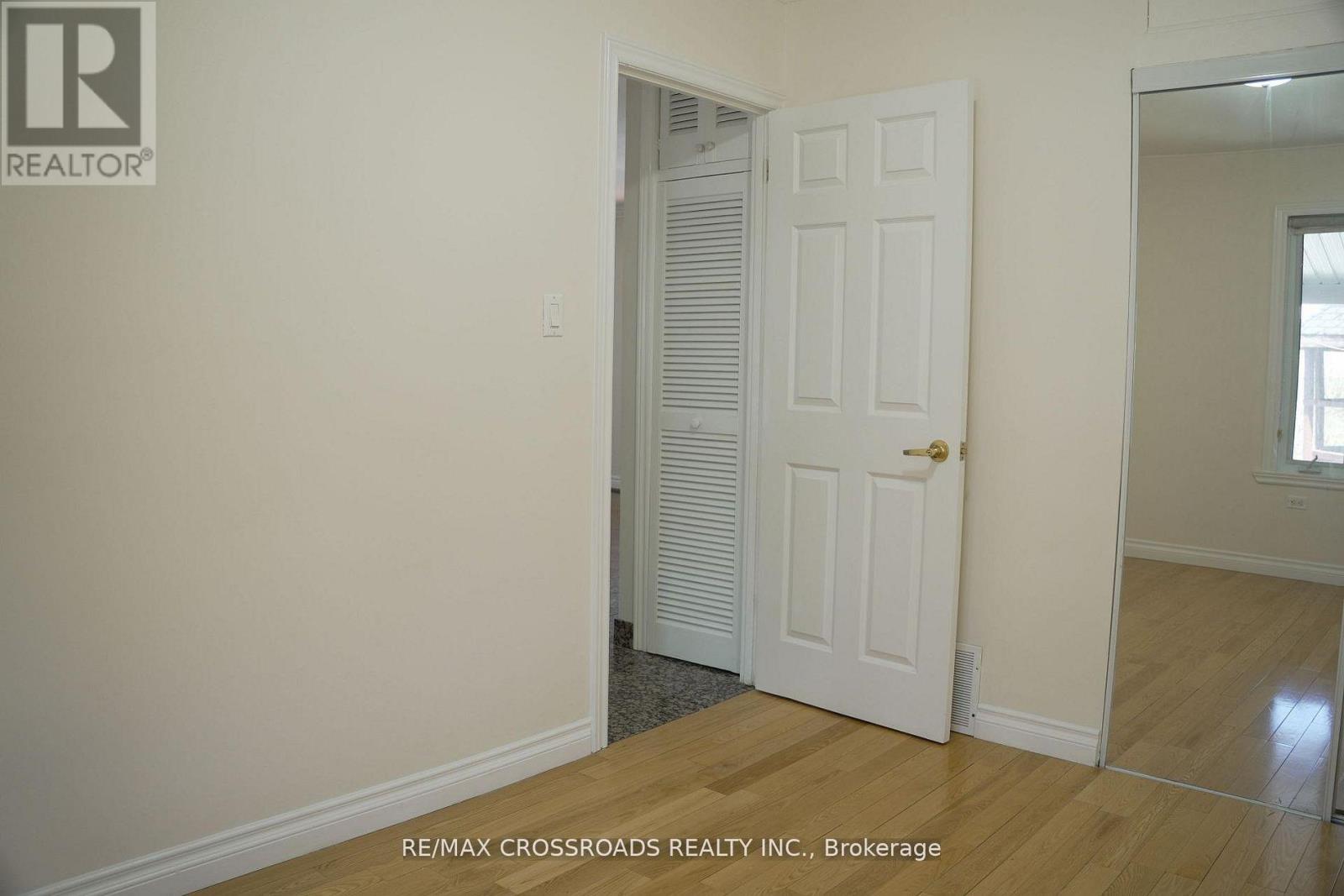 30 Hearst Circle, Toronto, Ontario  M6M 2T7 - Photo 12 - W13086042