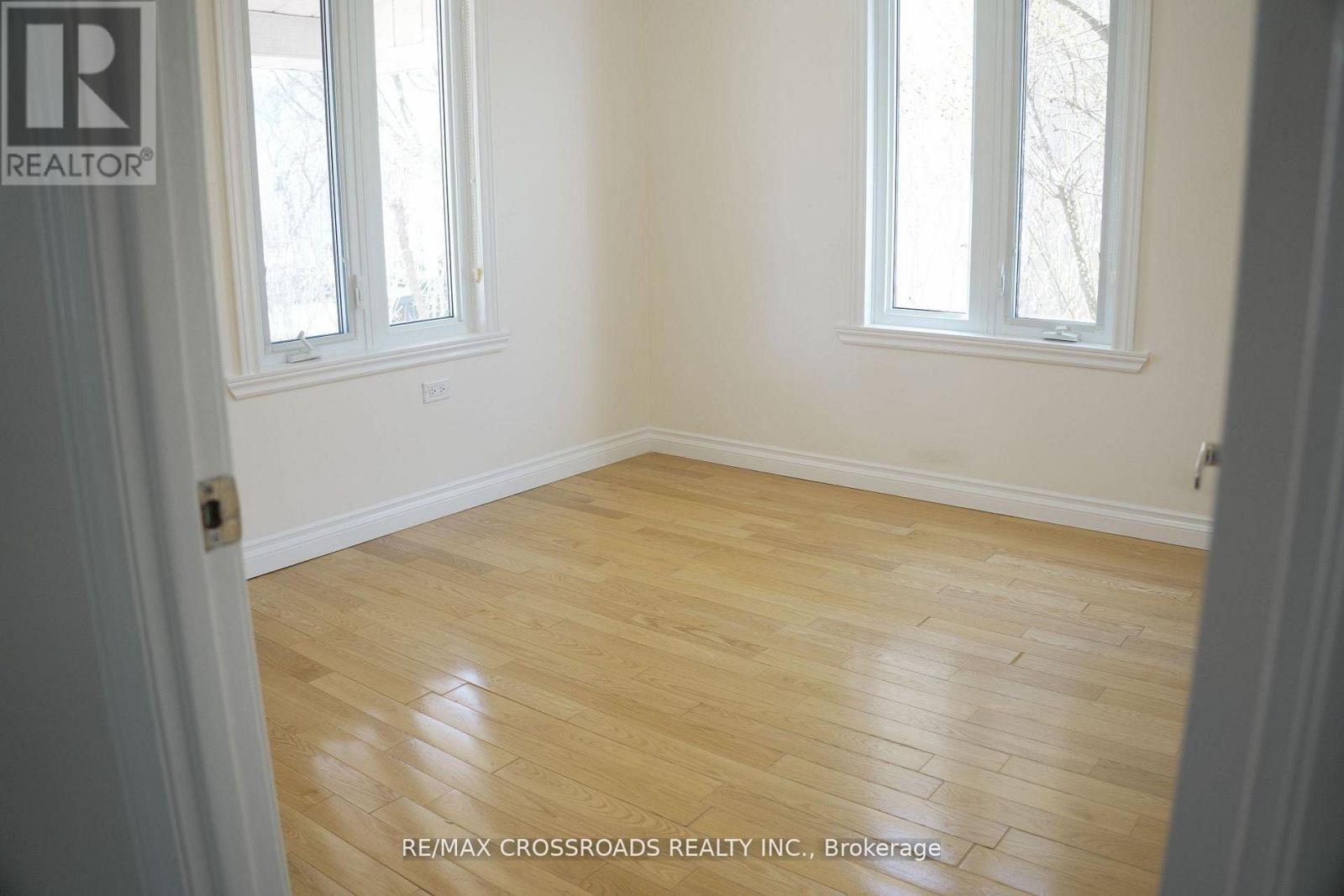 30 Hearst Circle, Toronto, Ontario  M6M 2T7 - Photo 13 - W13086042