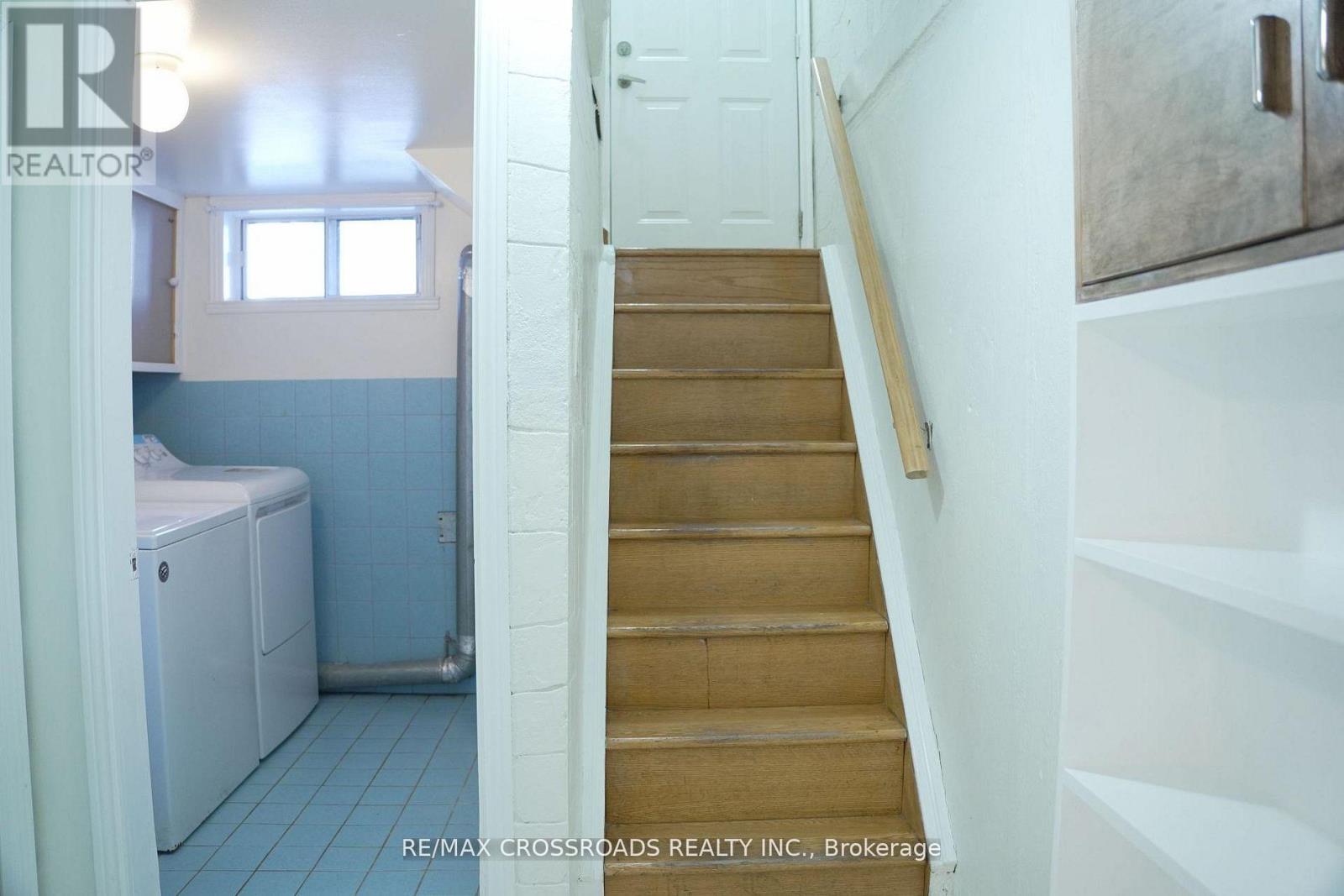 30 Hearst Circle, Toronto, Ontario  M6M 2T7 - Photo 21 - W13086042
