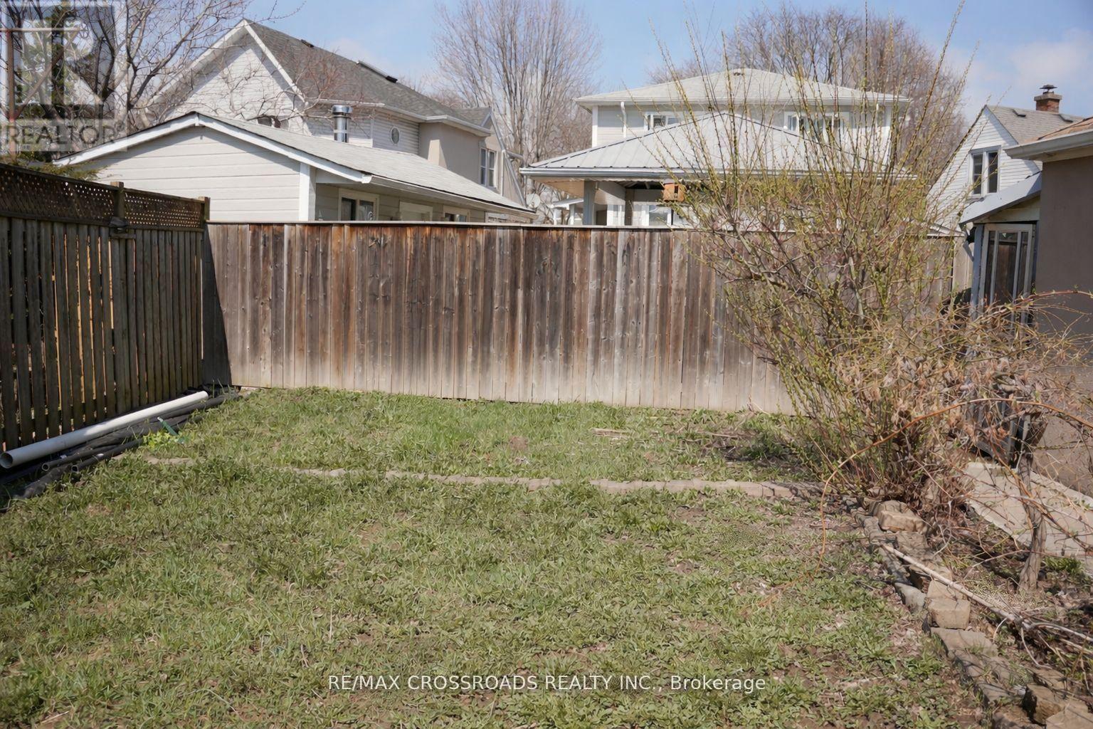 30 Hearst Circle, Toronto, Ontario  M6M 2T7 - Photo 23 - W13086042