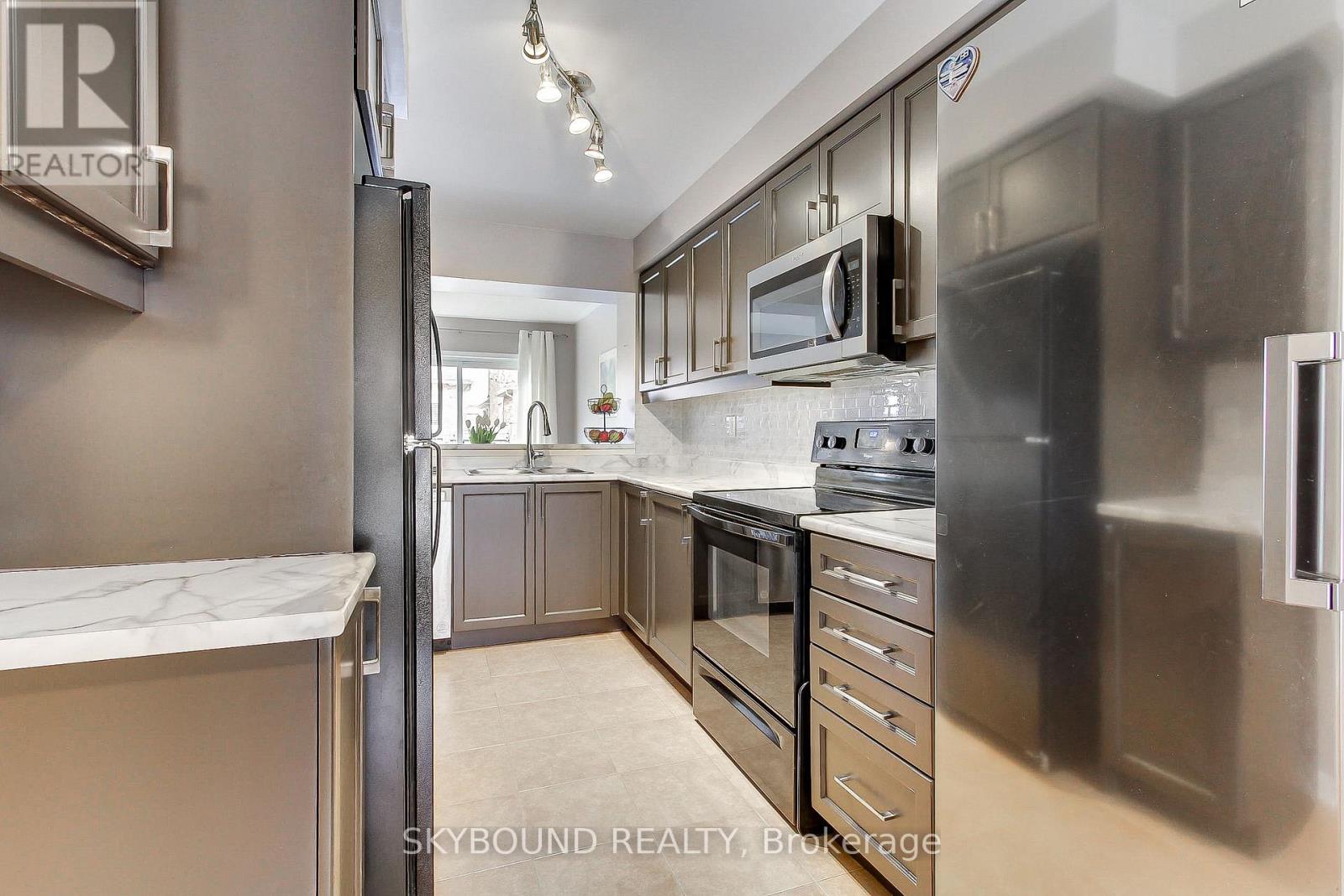 358 Cavanagh Lane, Milton, Ontario  L9T 8J9 - Photo 6 - W13086106