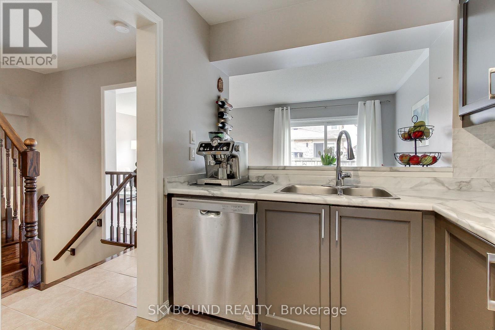358 Cavanagh Lane, Milton, Ontario  L9T 8J9 - Photo 8 - W13086106